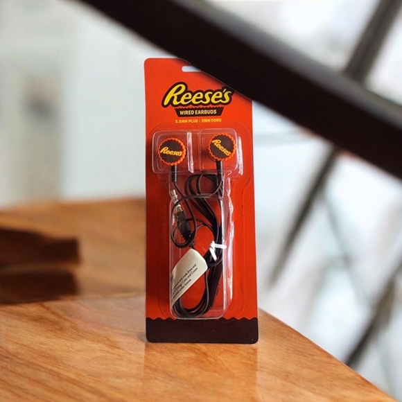 🔥REESE'S WIRED EARBUDS🔥 - Picture 1 of 3